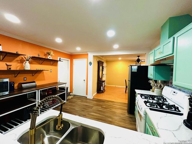 122 HARTFORD AVE, San Antonio, TX 78223