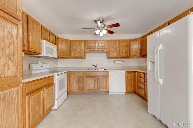 53 Parkside Drive, Bethalto, IL 62010