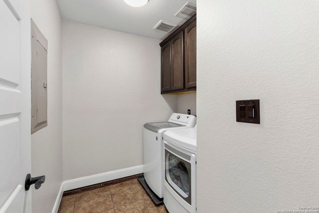 205 Country View Ln., La Vernia, TX 78121