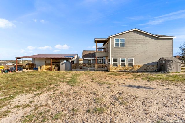 205 Country View Ln., La Vernia, TX 78121