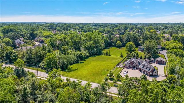 45547 W 9 Mile Road, Novi, MI 48374