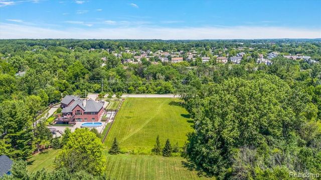 45547 W 9 Mile Road, Novi, MI 48374