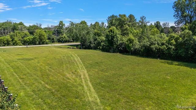 45547 W 9 Mile Road, Novi, MI 48374