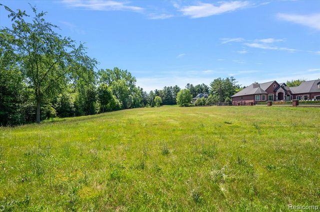 45547 W 9 Mile Road, Novi, MI 48374