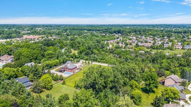 45547 W 9 Mile Road, Novi, MI 48374
