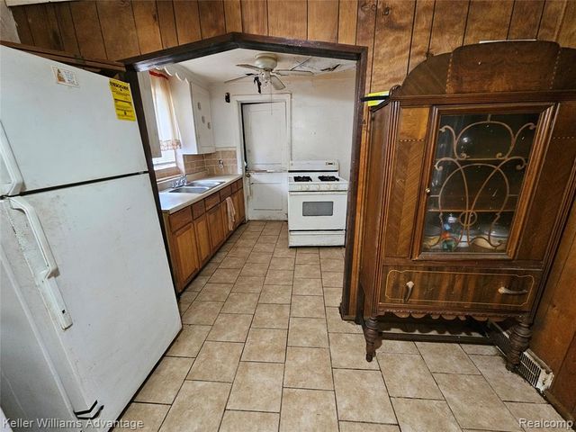 19760 Rowe Street, Detroit, MI 48205