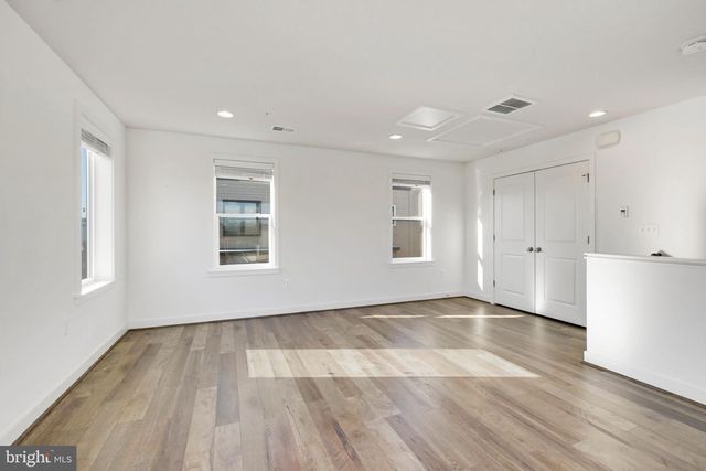 16560 CRABBS BRANCH WAY, Rockville, MD 20855