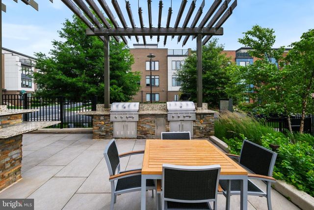 16560 CRABBS BRANCH WAY, Rockville, MD 20855