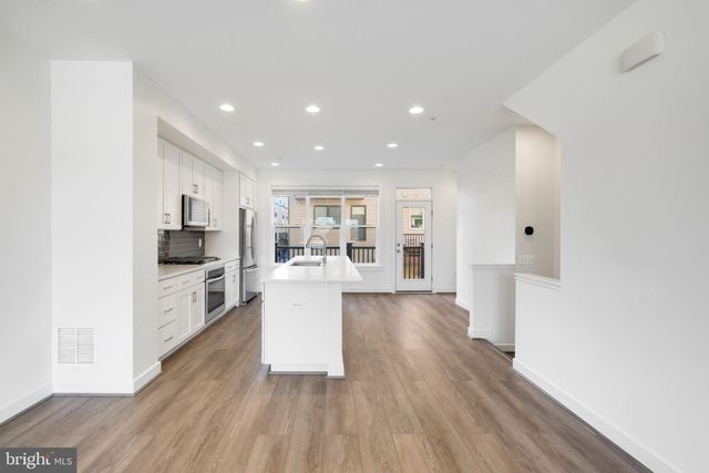 16560 CRABBS BRANCH WAY, Rockville, MD 20855