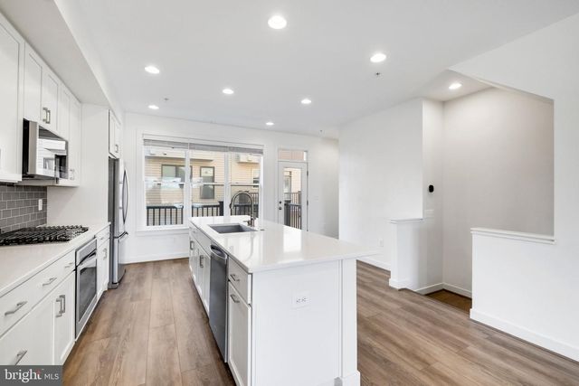 16560 CRABBS BRANCH WAY, Rockville, MD 20855