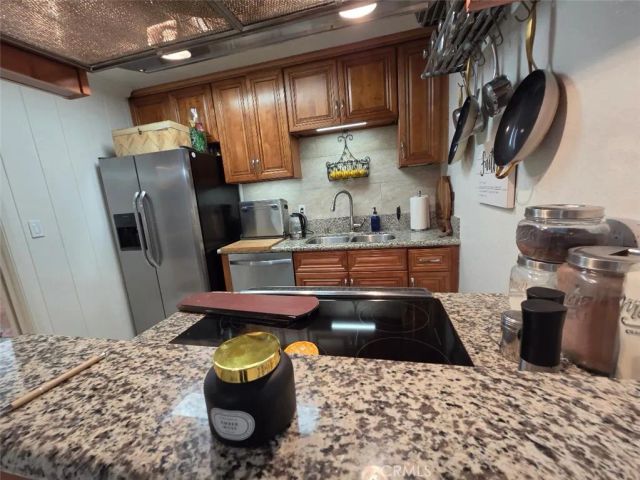 1010 W Macarthur Boulevard 77, Santa Ana, CA 92707