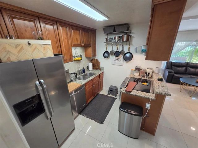 1010 W Macarthur Boulevard 77, Santa Ana, CA 92707