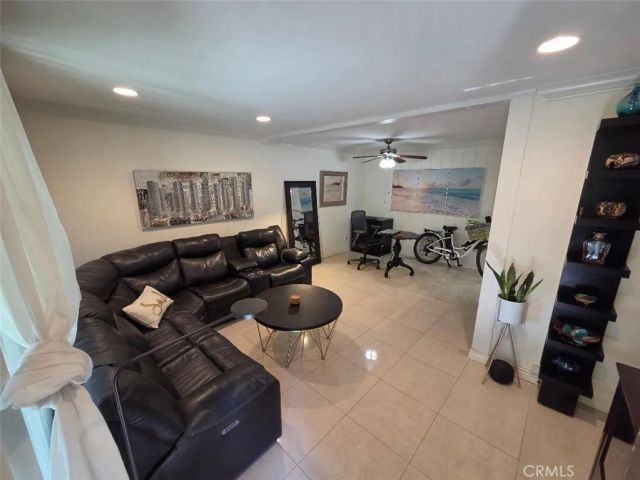 1010 W Macarthur Boulevard 77, Santa Ana, CA 92707