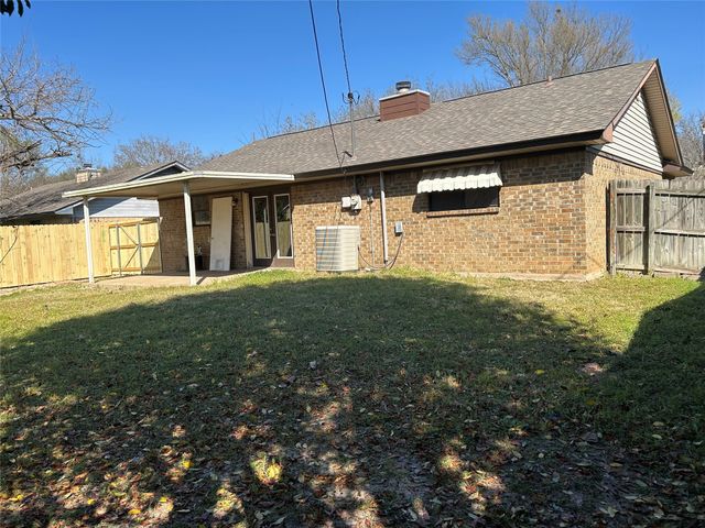 1104 Meadow Drive, Athens, TX 75751