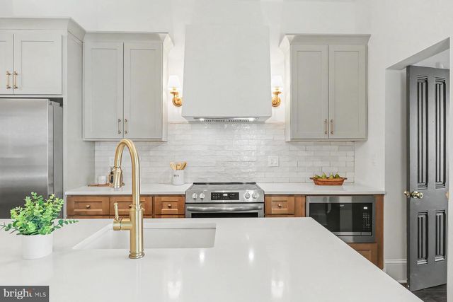 233 BOAS ST, Harrisburg, PA 17102