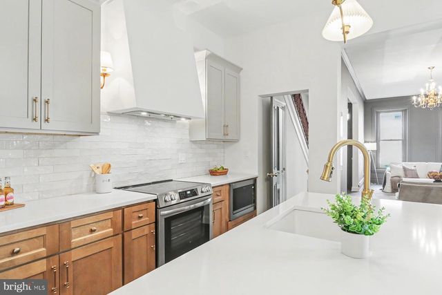 233 BOAS ST, Harrisburg, PA 17102