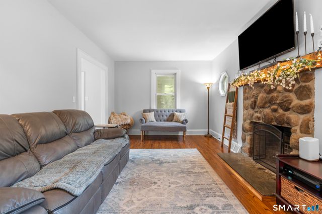 60 Shinnacock Trail, Shelton, CT 06484