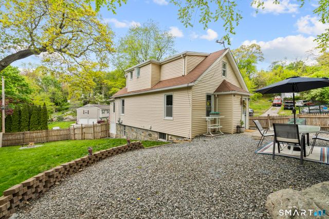 60 Shinnacock Trail, Shelton, CT 06484