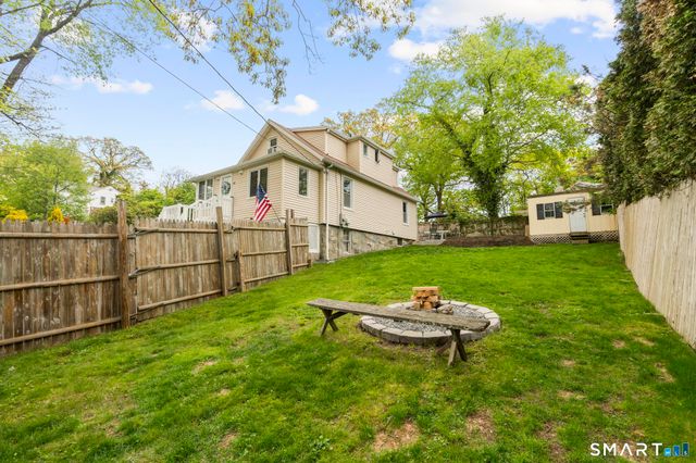 60 Shinnacock Trail, Shelton, CT 06484