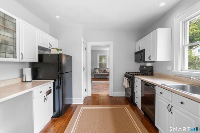 60 Shinnacock Trail, Shelton, CT 06484