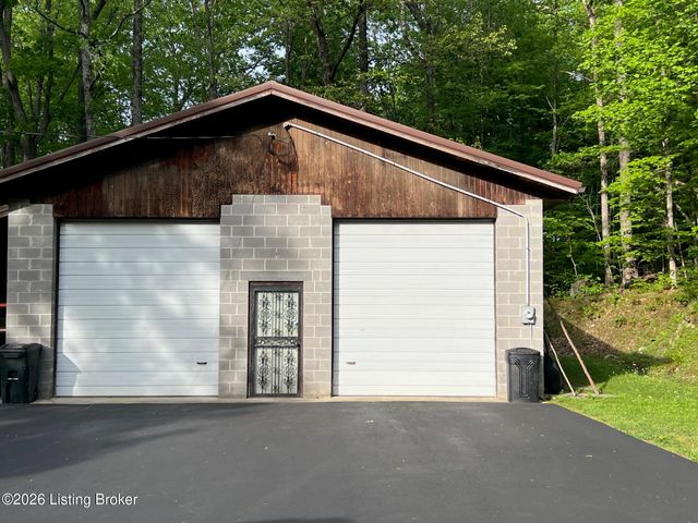 373 Green Valley Dr, Lebanon Junction, KY 40150