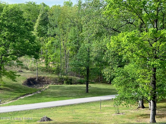 373 Green Valley Dr, Lebanon Junction, KY 40150
