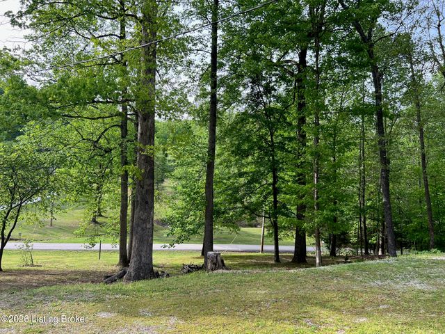 373 Green Valley Dr, Lebanon Junction, KY 40150
