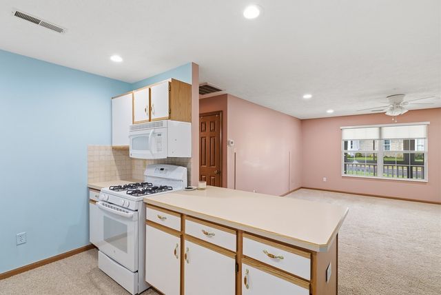 699 Scott Dr, Ontario, OH 44906