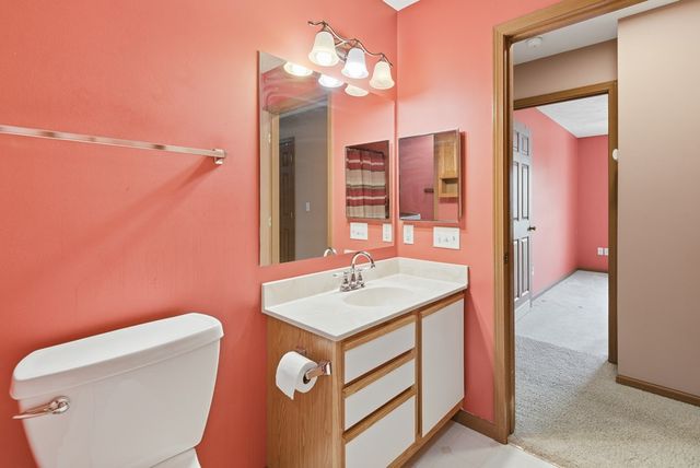 699 Scott Dr, Ontario, OH 44906