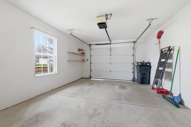 699 Scott Dr, Ontario, OH 44906