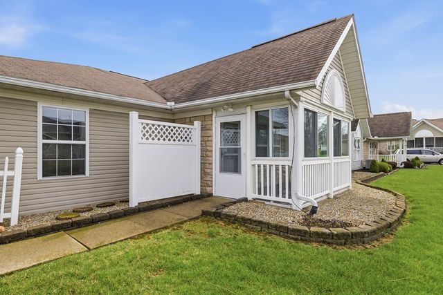 699 Scott Dr, Ontario, OH 44906