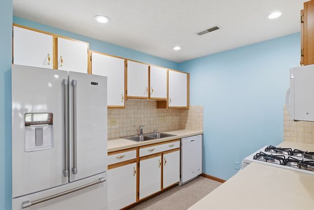 699 Scott Dr, Ontario, OH 44906