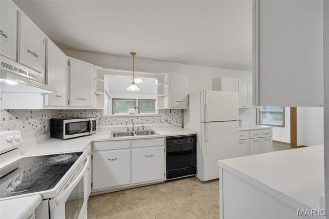 702 S School, Desloge, MO 63601