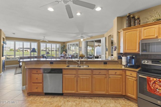 18526 N LAGUNA AZUL Court, Surprise, AZ 85374