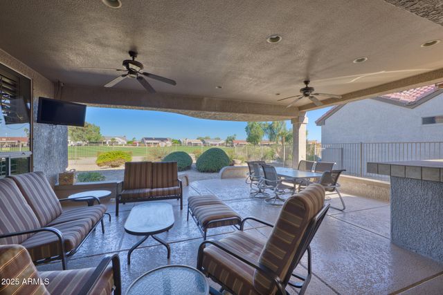 18526 N LAGUNA AZUL Court, Surprise, AZ 85374