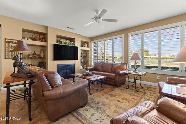 18526 N LAGUNA AZUL Court, Surprise, AZ 85374