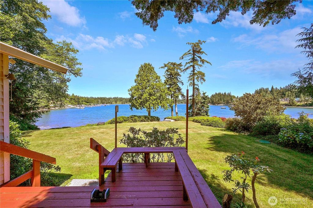 261 Verner Avenue, Port Ludlow, WA 98365