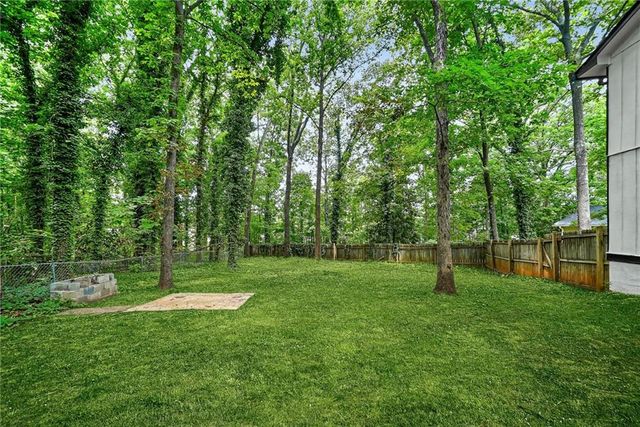 1469 W Rock Court, Stone Mountain, GA 30088