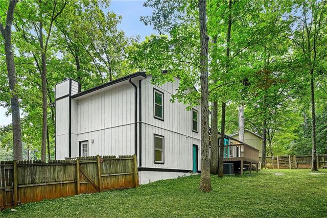 1469 W Rock Court, Stone Mountain, GA 30088