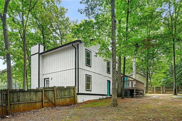 1469 W Rock Court, Stone Mountain, GA 30088
