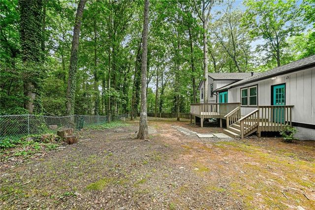 1469 W Rock Court, Stone Mountain, GA 30088