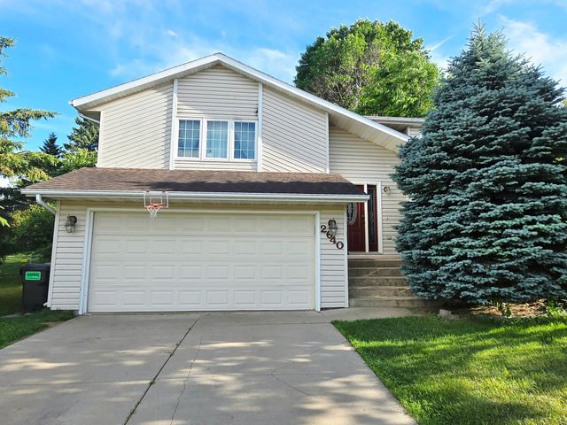 2640 59th Street NW, Rochester, MN 55901