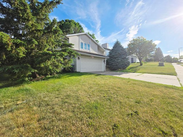 2640 59th Street NW, Rochester, MN 55901