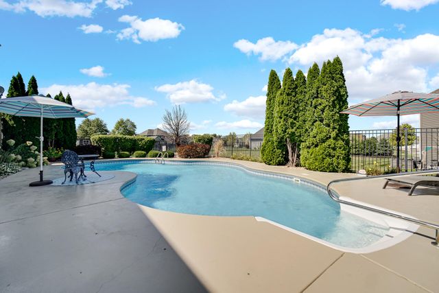 9784 Jack Drive, St. John, IN 46373