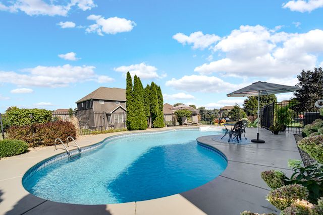 9784 Jack Drive, St. John, IN 46373