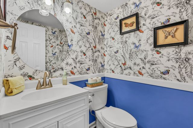 2172 Memorial Dr Apt A6, Clarksville, TN 37043