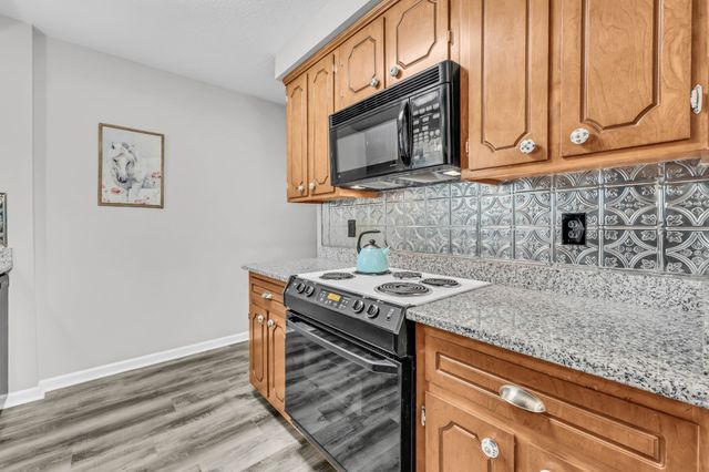 2172 Memorial Dr Apt A6, Clarksville, TN 37043