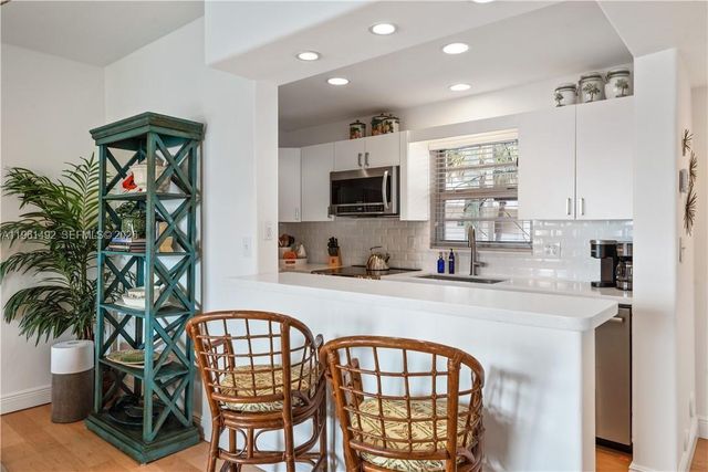 341 N Birch Road 209, Fort Lauderdale, FL 33304