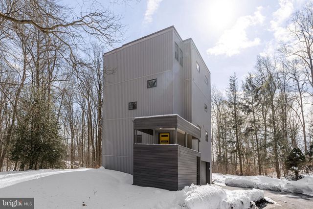 800 GARRISTON RD, Lewisberry, PA 17339