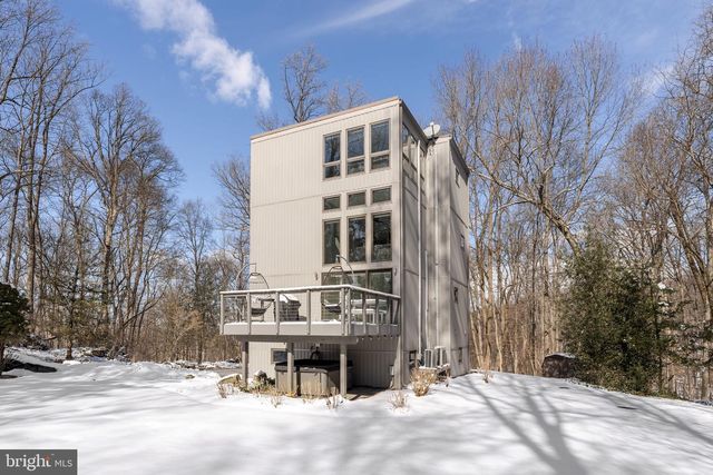 800 GARRISTON RD, Lewisberry, PA 17339